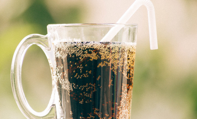 可乐倒出来之后怎么冻成冰块